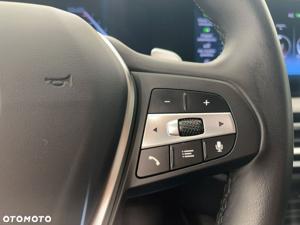 BMW Seria 3 318i - 24
