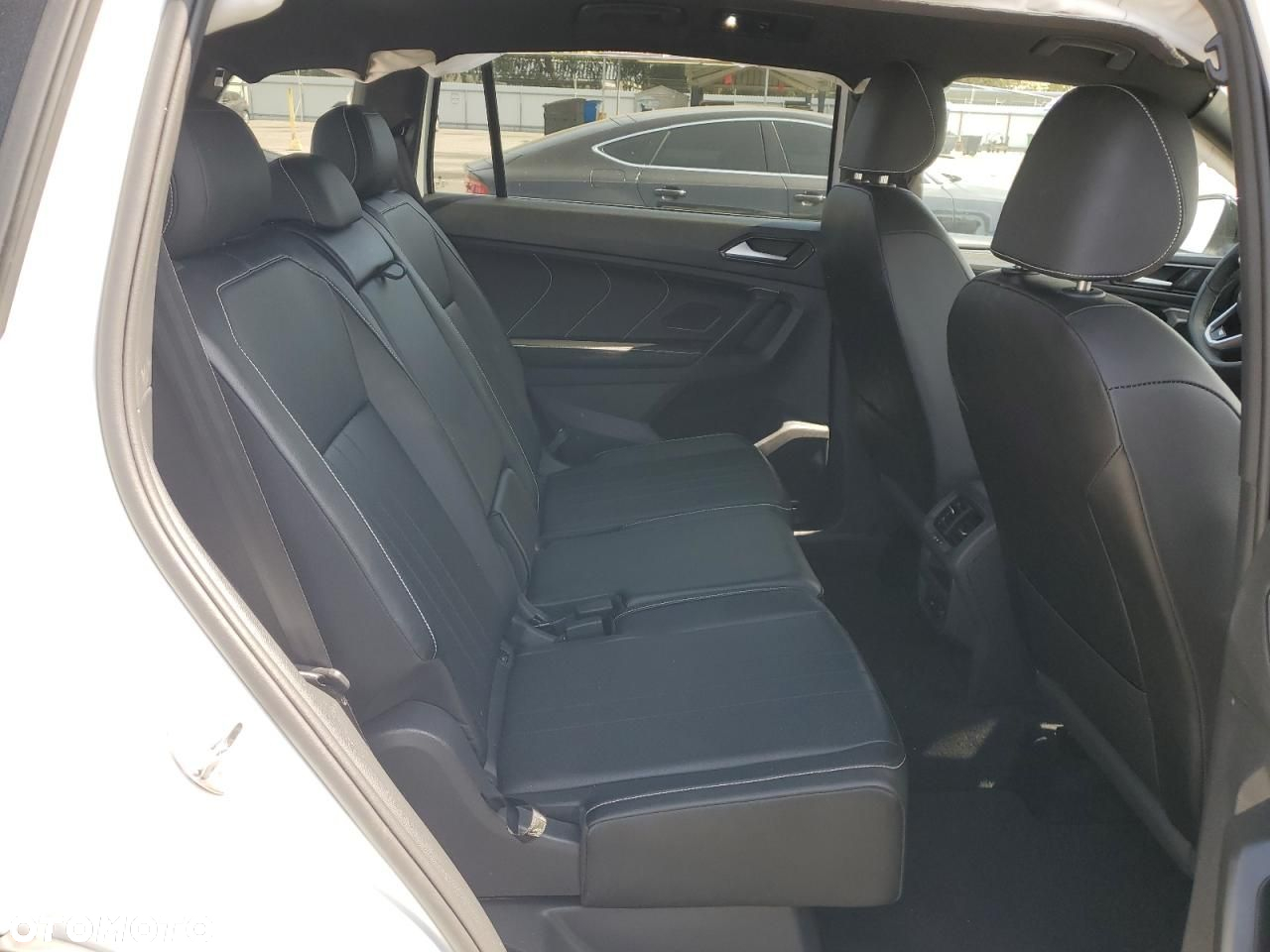 Volkswagen Tiguan - 10