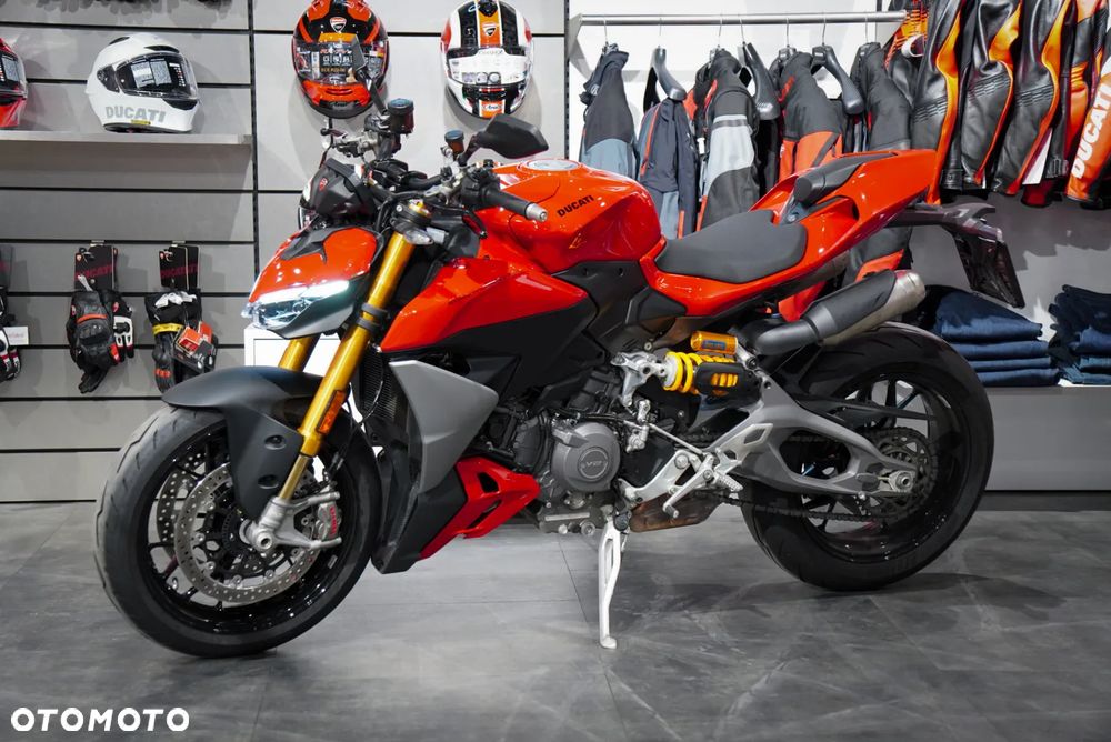 Ducati Streetfighter V2 - 3