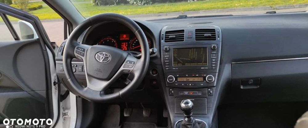 Toyota Avensis - 10