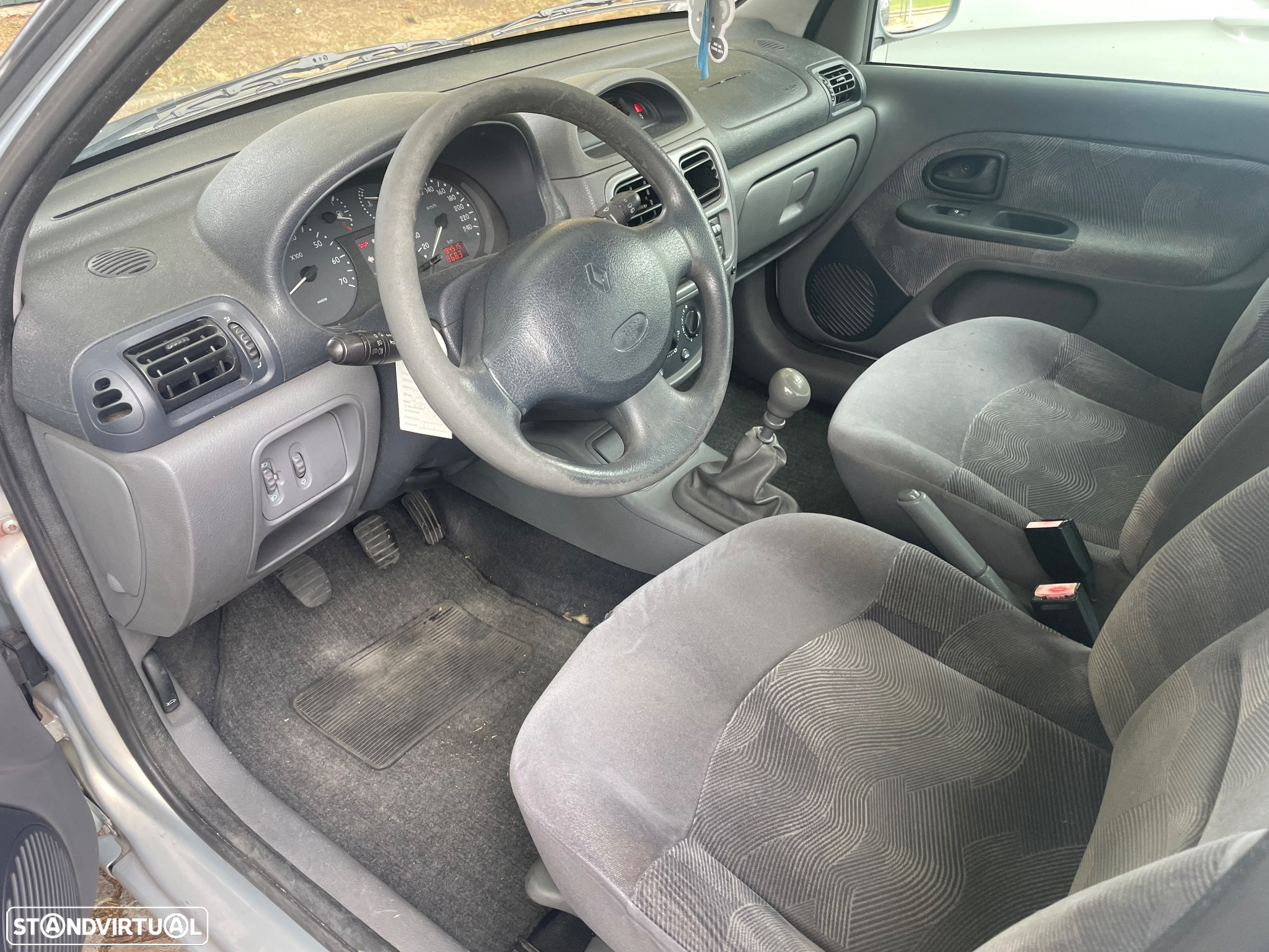 Renault Clio 1.9 D RXE - 7