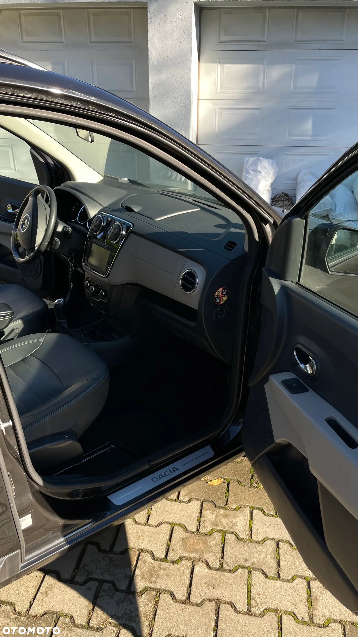 Dacia Lodgy 1.6 MPI 85 Laureate - 10