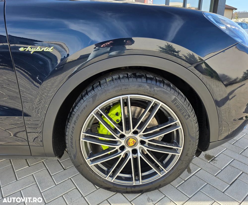 Porsche Cayenne - 33