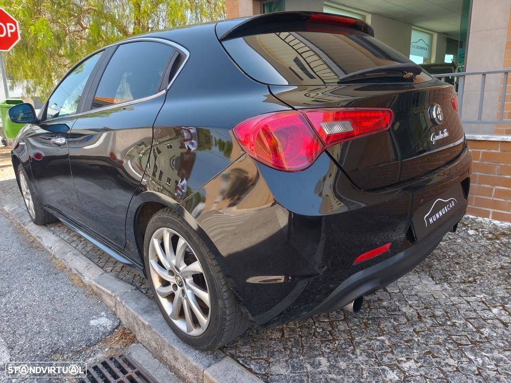 Alfa Romeo Giulietta 2.0 JTDM Distinctive - 12