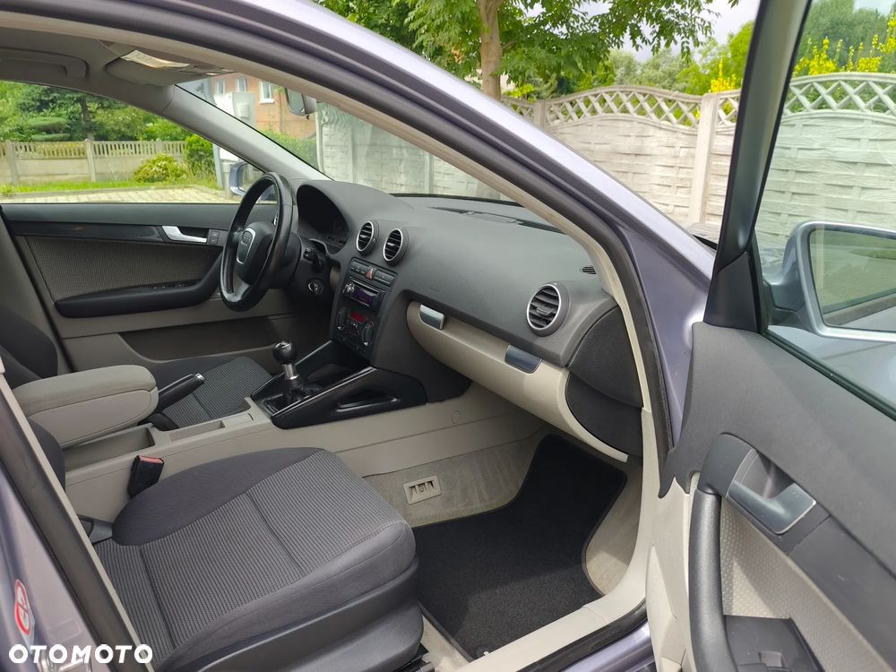 Audi A3 Sportback 1.6 S line Sportpaket plus - 23
