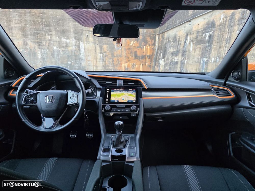 Honda Civic 1.0 i-VTEC Executive Premium - 6