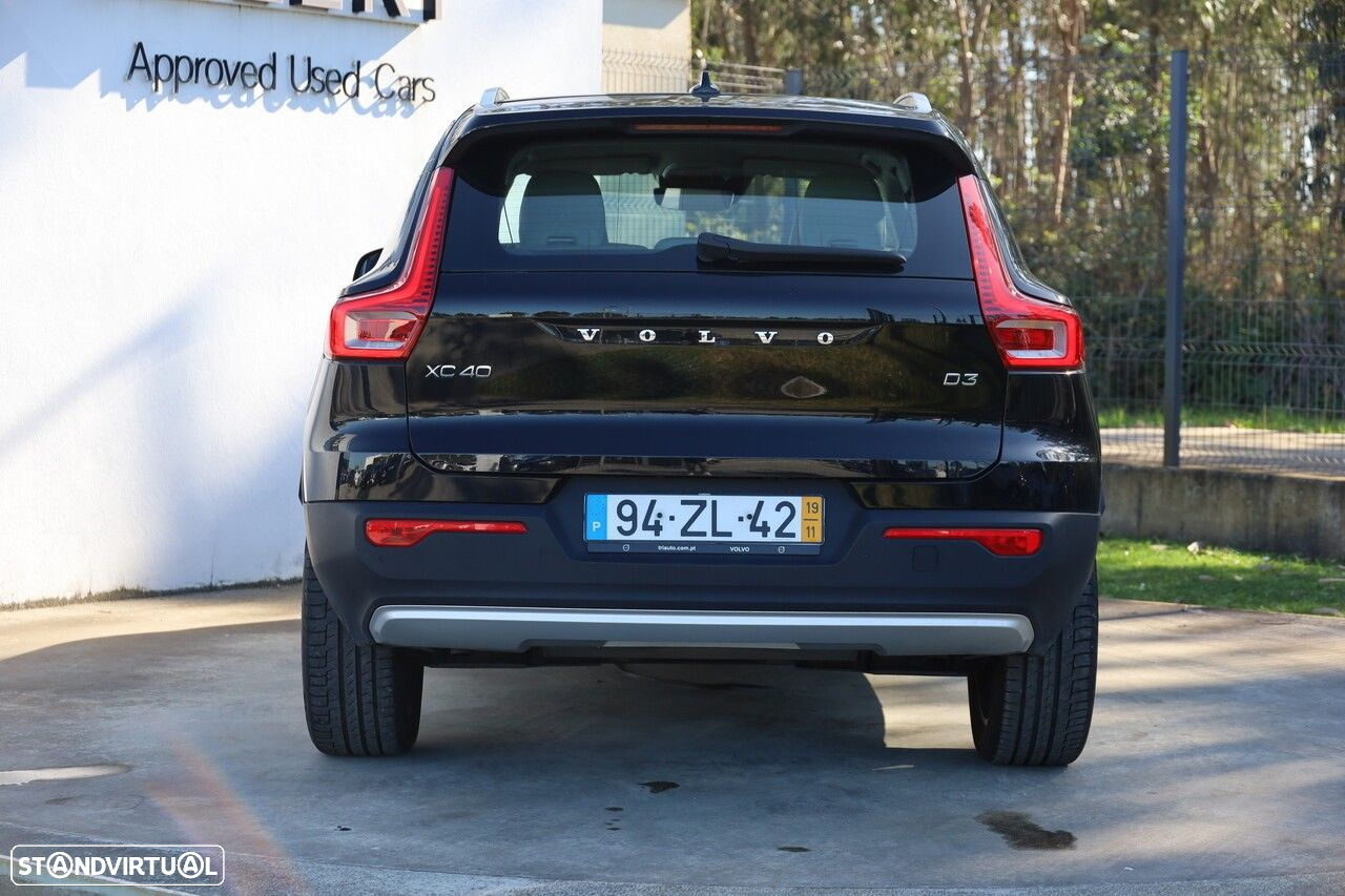 Volvo XC 40 2.0 D3 Momentum Plus Geartronic - 3