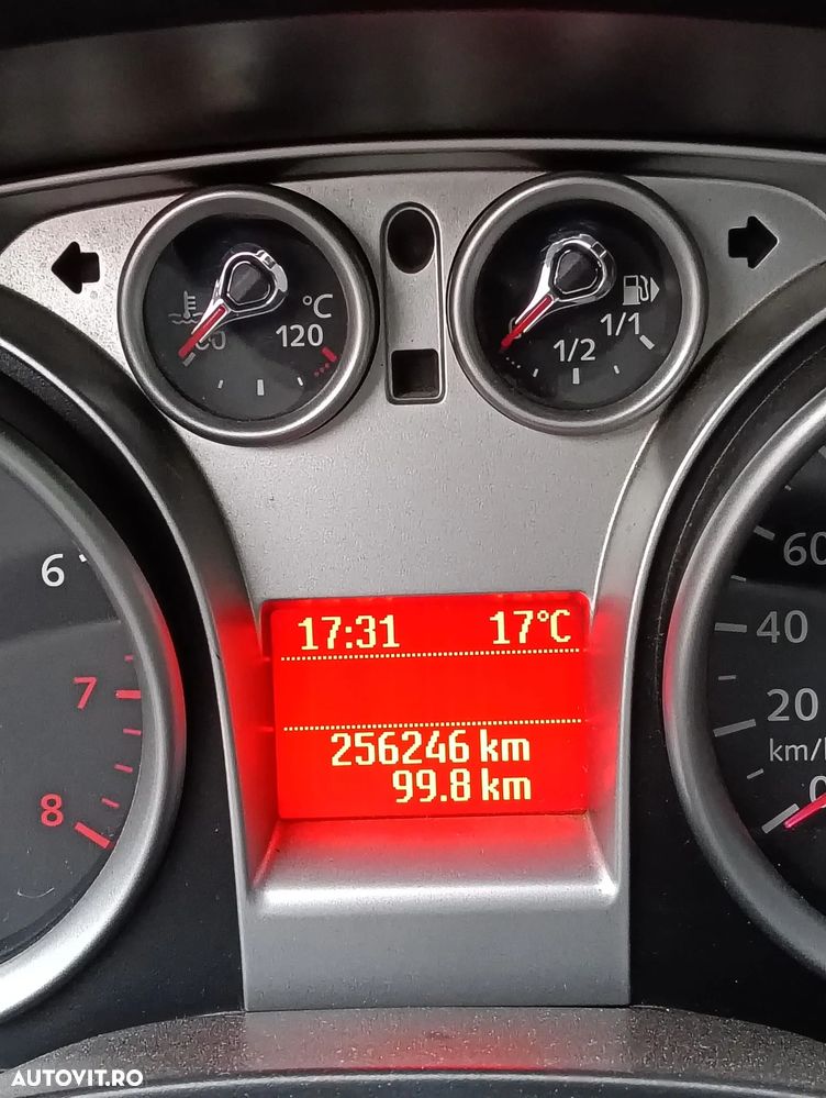 Ford Focus 1.6i Ambiente - 3