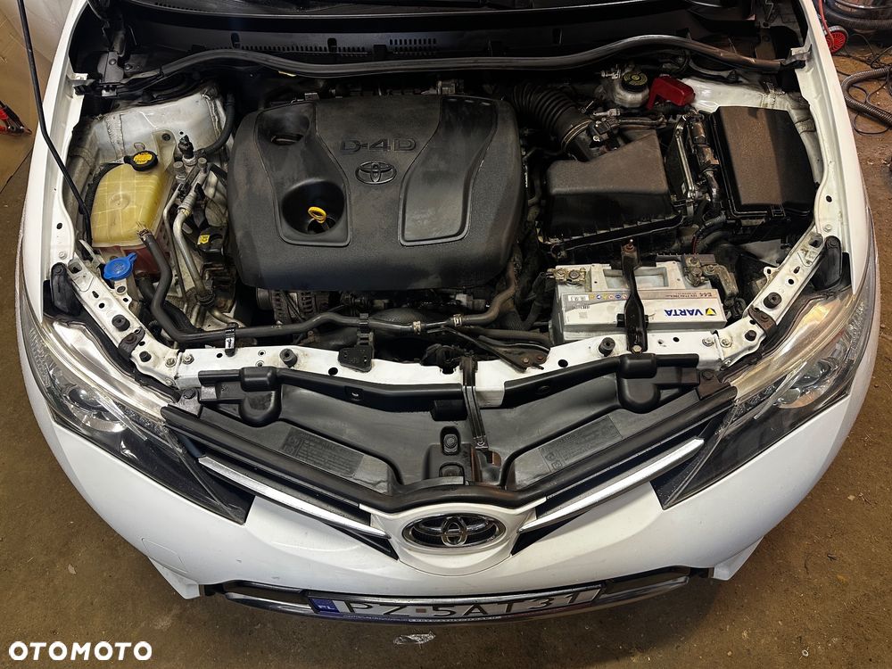 Toyota Auris 1.4 D-4D Life+ - 27