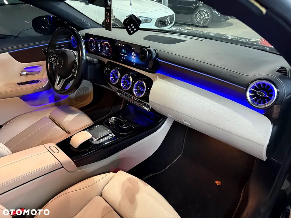 Mercedes-Benz CLA 250 4-Matic 7G-DCT - 12