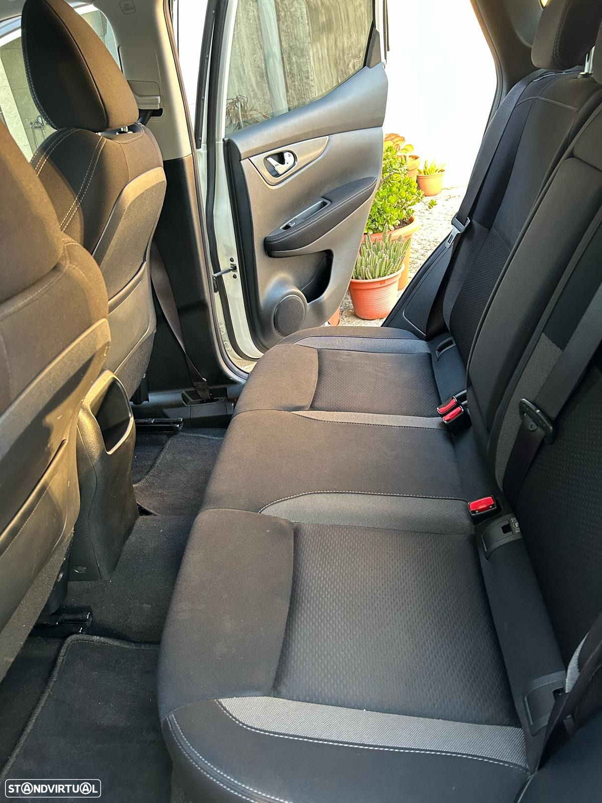 Nissan Qashqai 1.5 dCi N-Connecta Business - 14