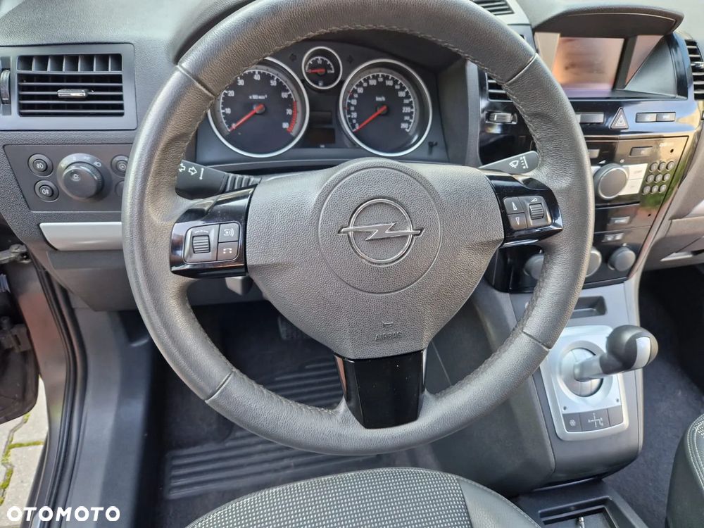 Opel Zafira 1.8 Cosmo Easytronic - 15