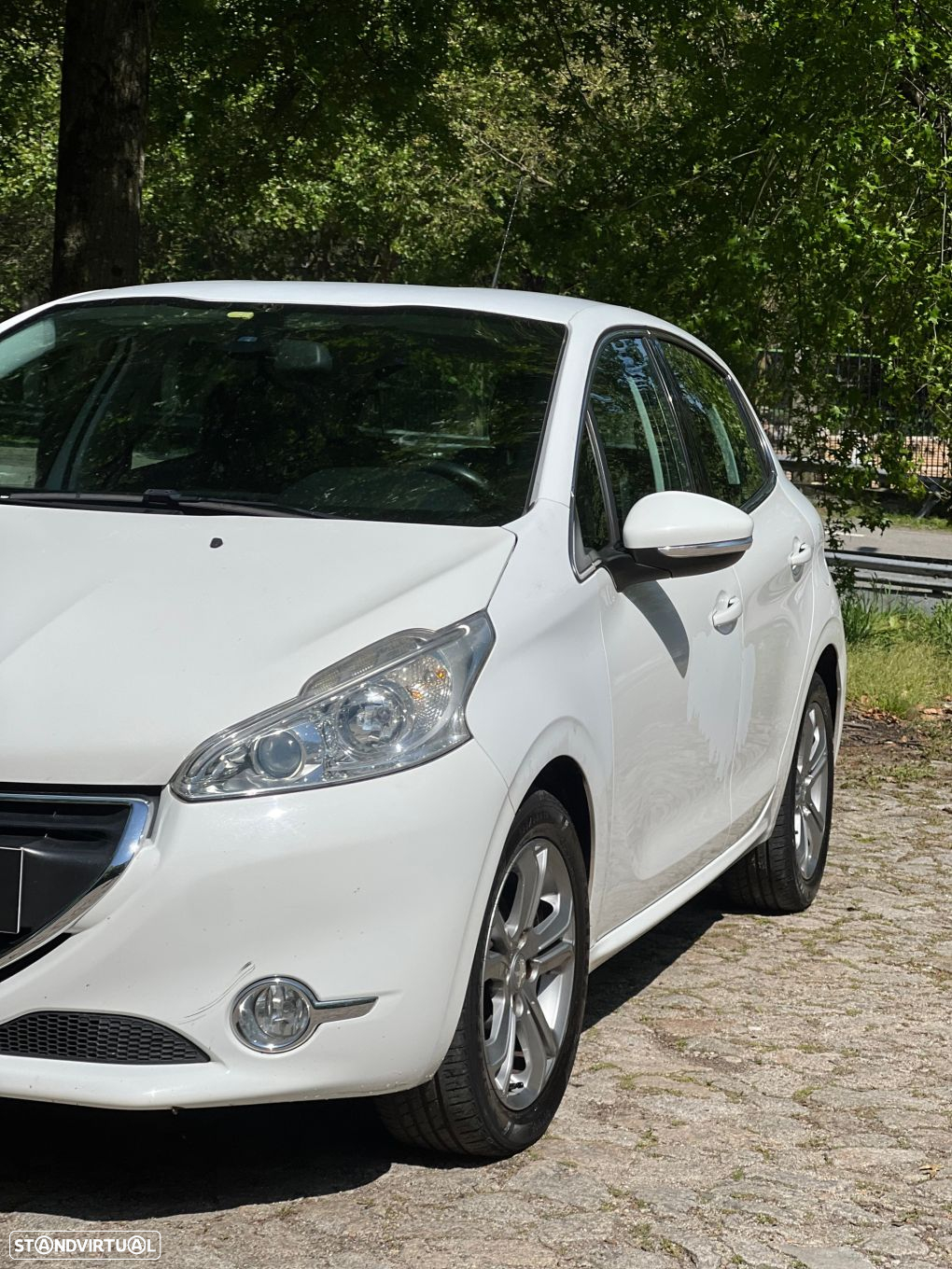 Peugeot 208 1.2 PureTech Allure - 4