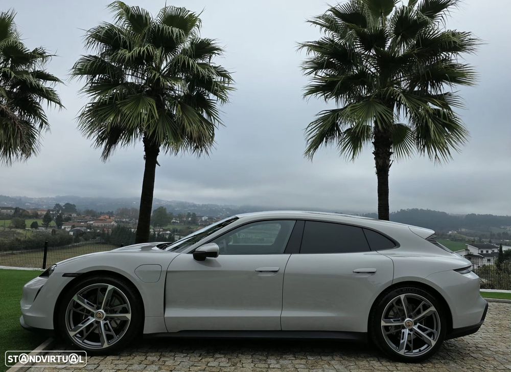 Porsche Taycan Sport Turismo Standard - 16