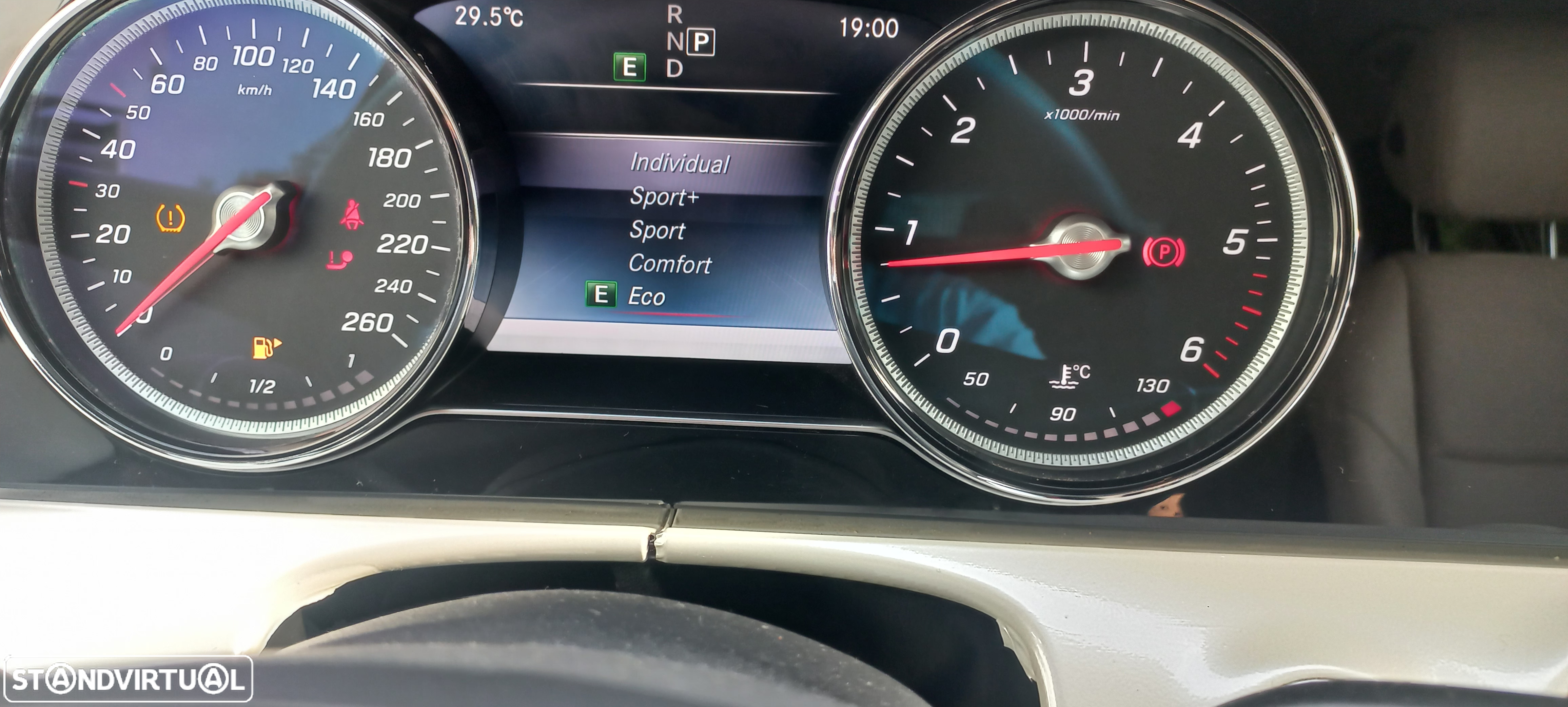 Mercedes-Benz E 200 d AMG Line - 44