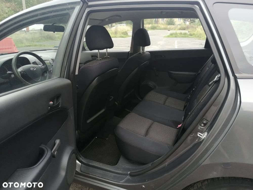 Hyundai i30 1.6 Classic + - 13