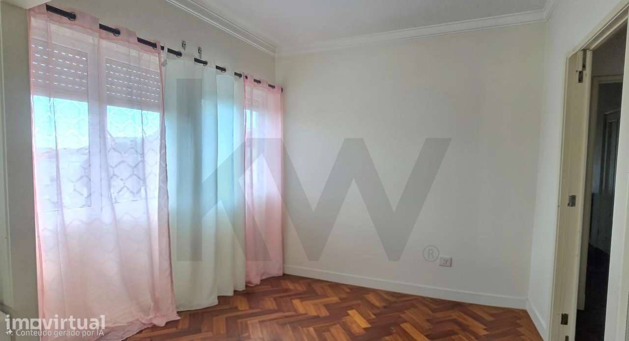 Apartamento no centro de Ponta Delgada com potencial de duplicar ár - Grande imagem: 5/16