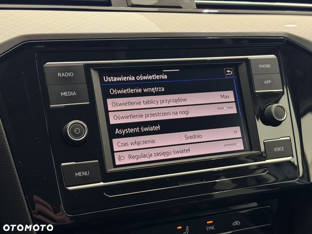 Volkswagen Passat - 31