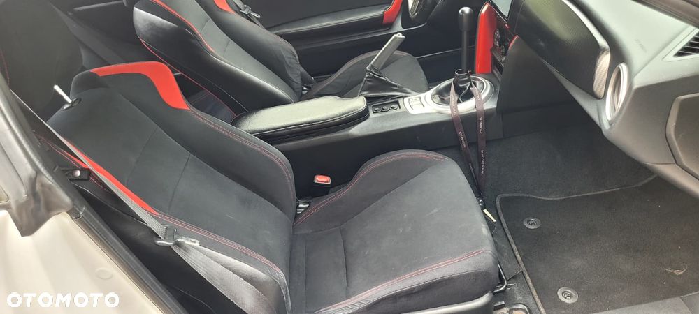 Toyota GT86 2.0 Prestige - 12