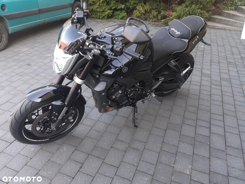 Yamaha FZ - 28