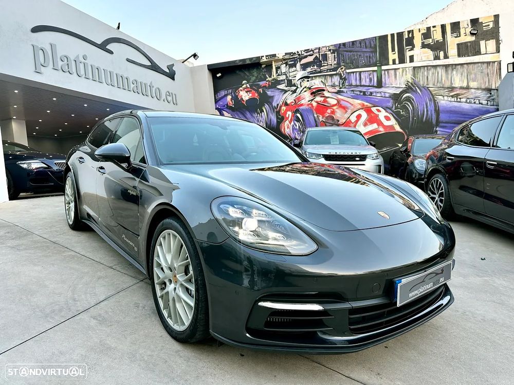 Porsche Panamera Sport Turismo 4 E-Hybrid 10 Years Edition - 1