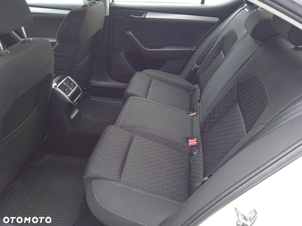 Skoda Superb 1.5 TSI Ambition DSG - 13