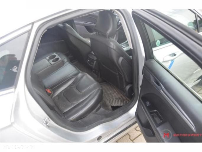 Ford Fusion - 31