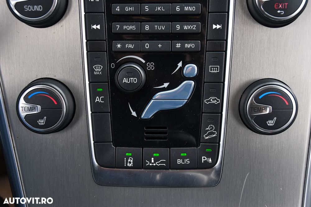 Volvo XC 60 D5 AWD Aut. Summum - 18