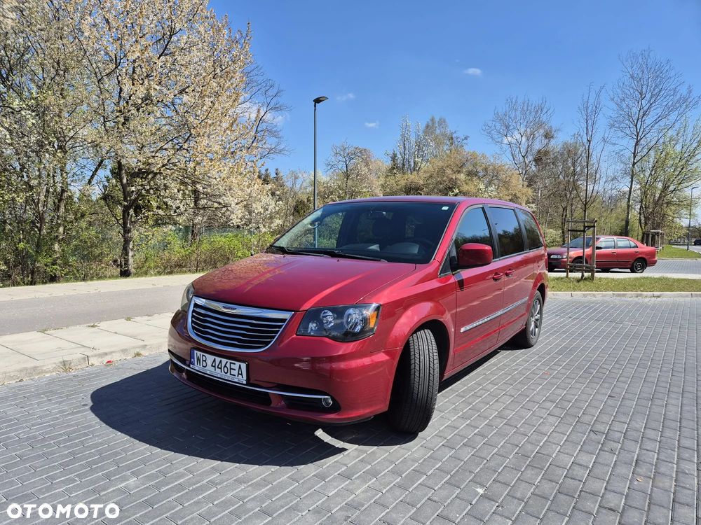 Chrysler Town & Country - 5