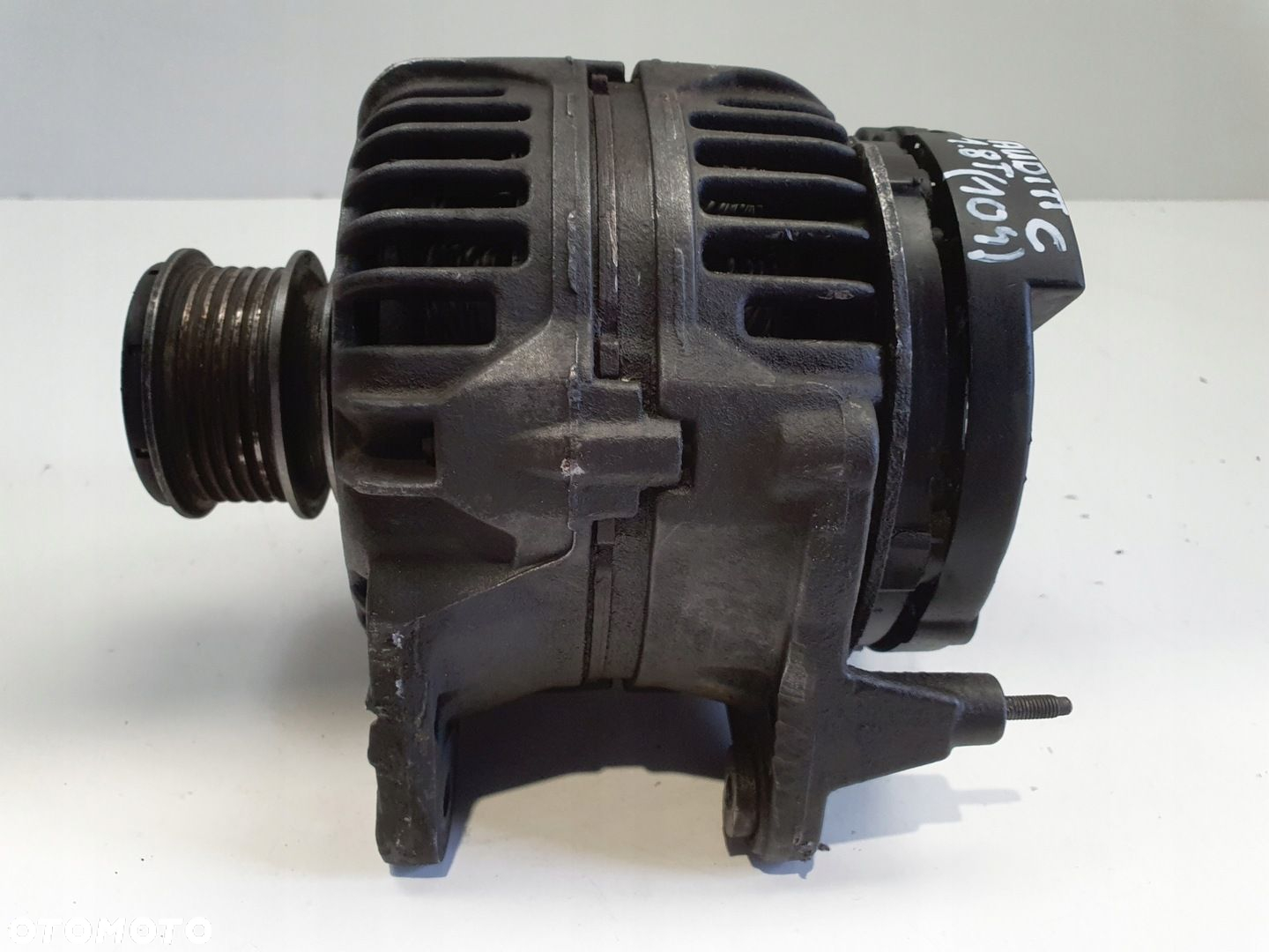 Audi TT 1.8 T ALTERNATOR bosch 028903028E 120A - 5