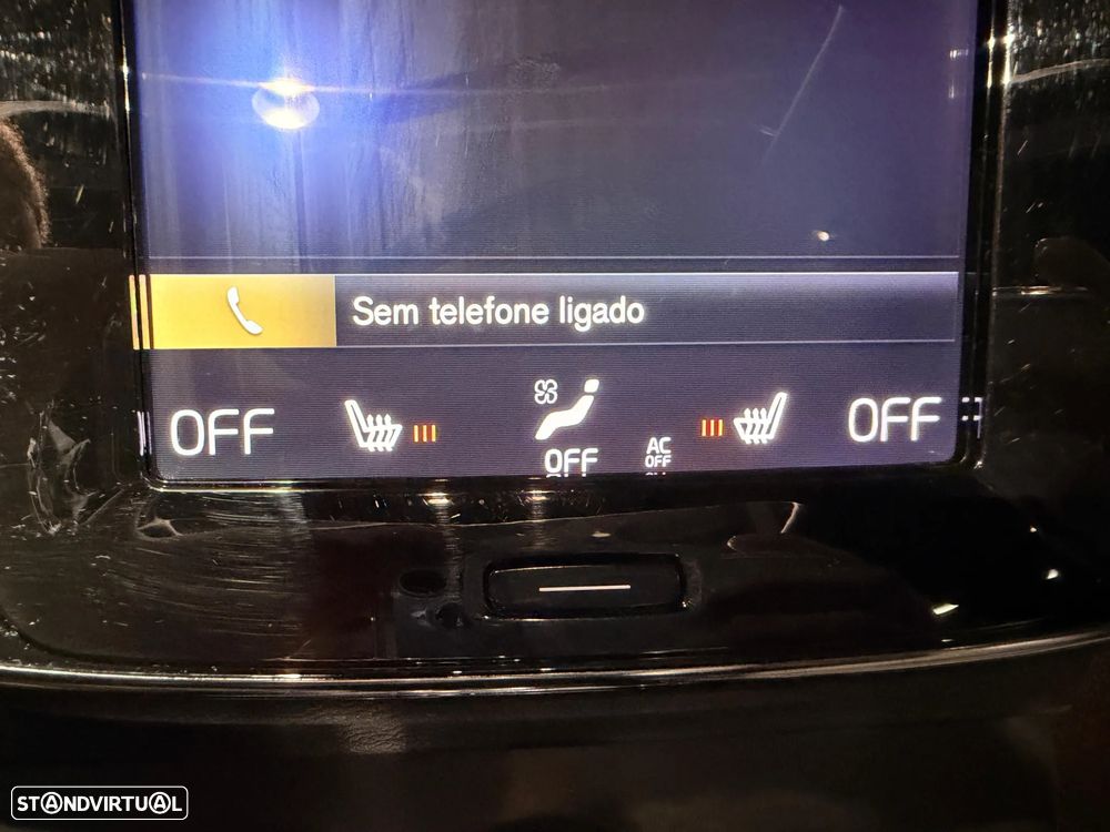 Volvo XC 40 2.0 D4 R-Design AWD - 29