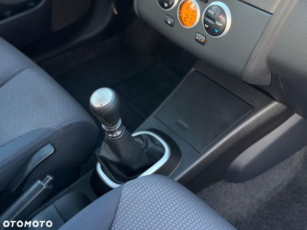 Nissan Tiida 1.8 Tekna - 22