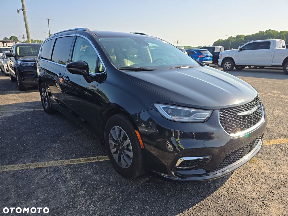 Chrysler Pacifica - 5