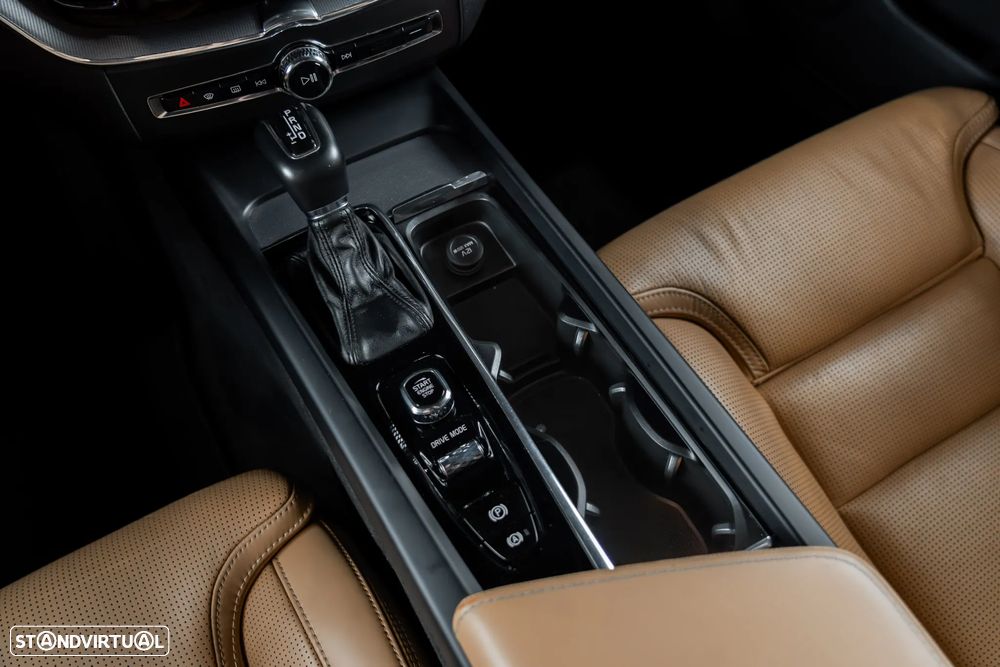 Volvo XC 40 2.0 D4 Inscription AWD - 22