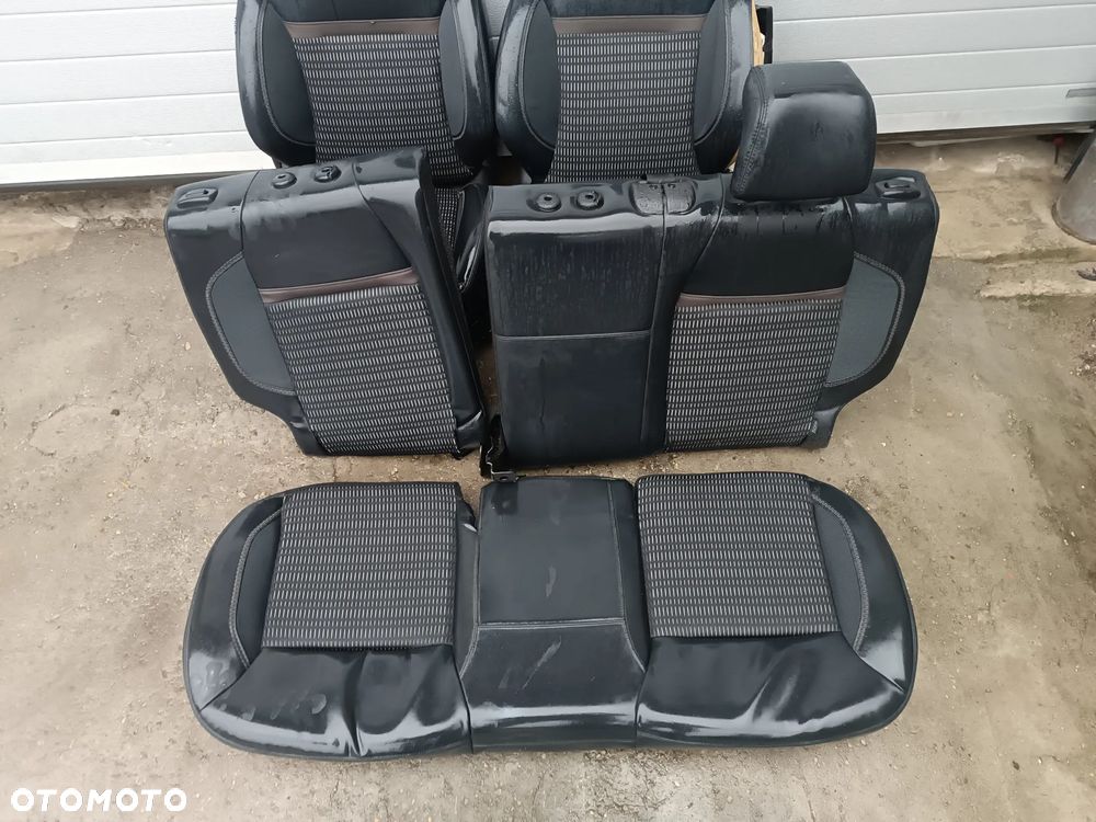 FOTELE PRZÓD TYŁ WNĘTRZE PEUGEOT 208  3D - 2