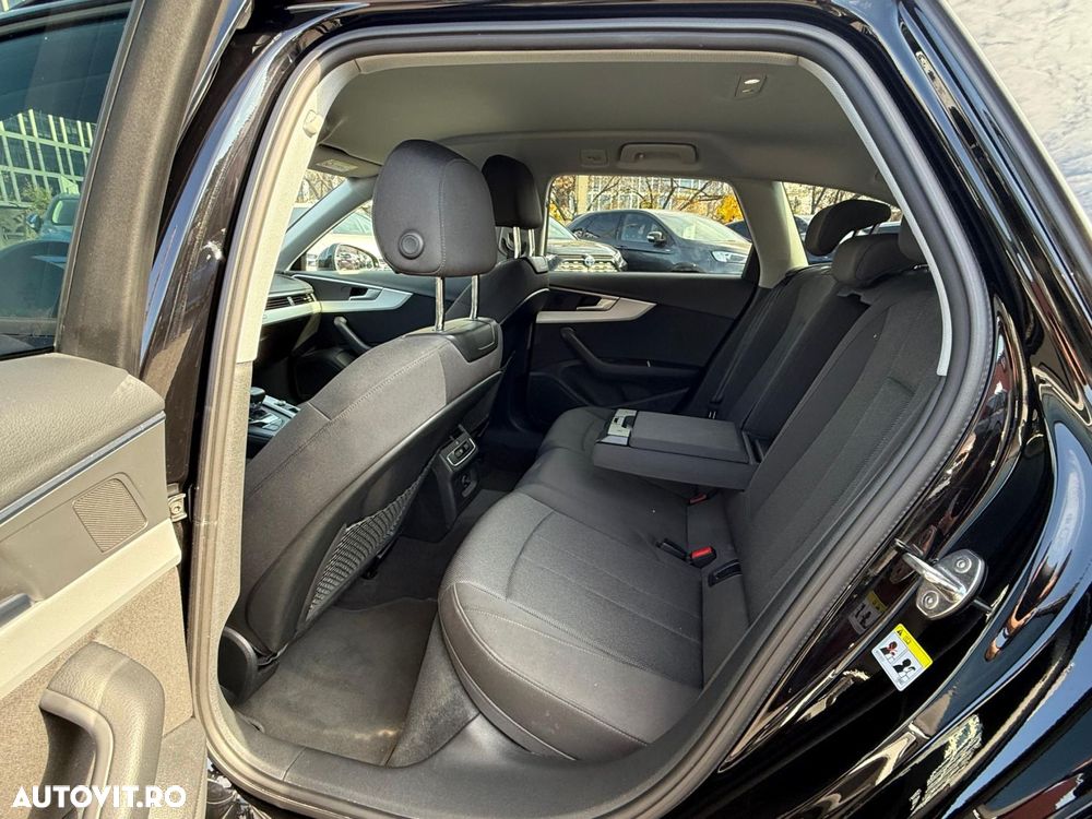 Audi A4 Avant 2.0 40 TDI quattro S tronic MHEV Advanced - 9