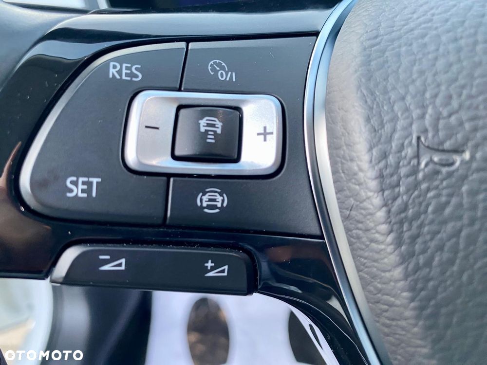 Volkswagen Passat 1.5 TSI OPF DSG Highline - 37