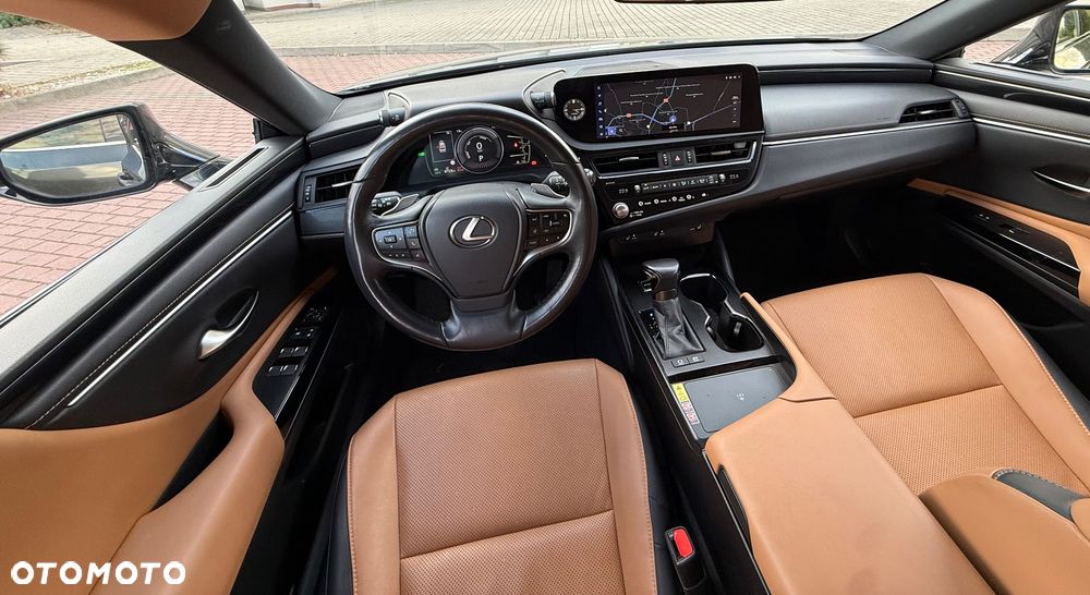 Lexus ES 300h Business Edition - 6