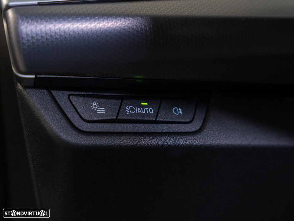 BMW 218 Active Tourer i Pack Desportivo M Auto - 19