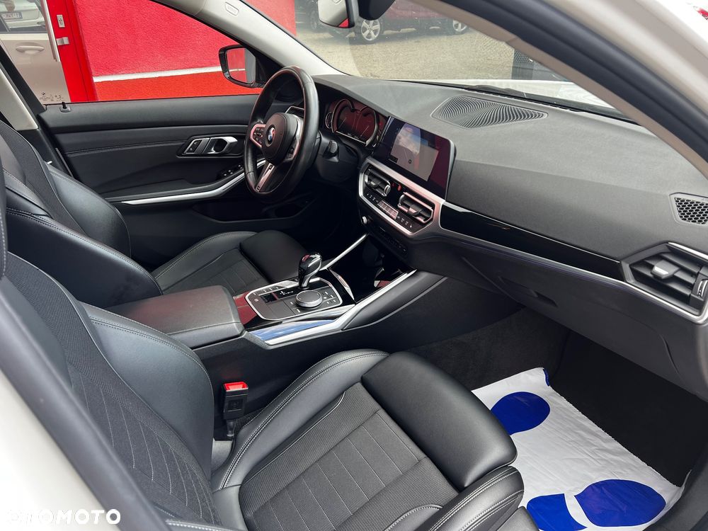 BMW Seria 3 320d xDrive Edition M Sport Shadow - 24