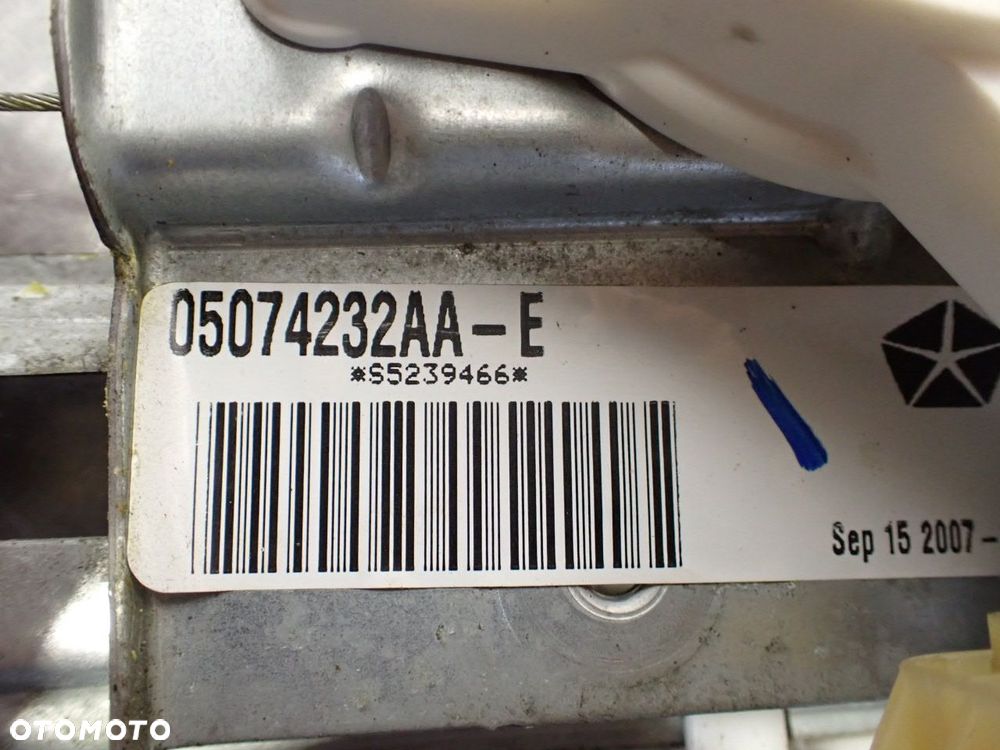 PODNOŚNIK SZYB PRAWY TYŁ DODGE CALIBER  05074232AA  0130822278 - 5