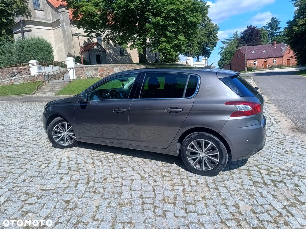 Peugeot 308 1.6 BlueHDi Allure S&S - 23