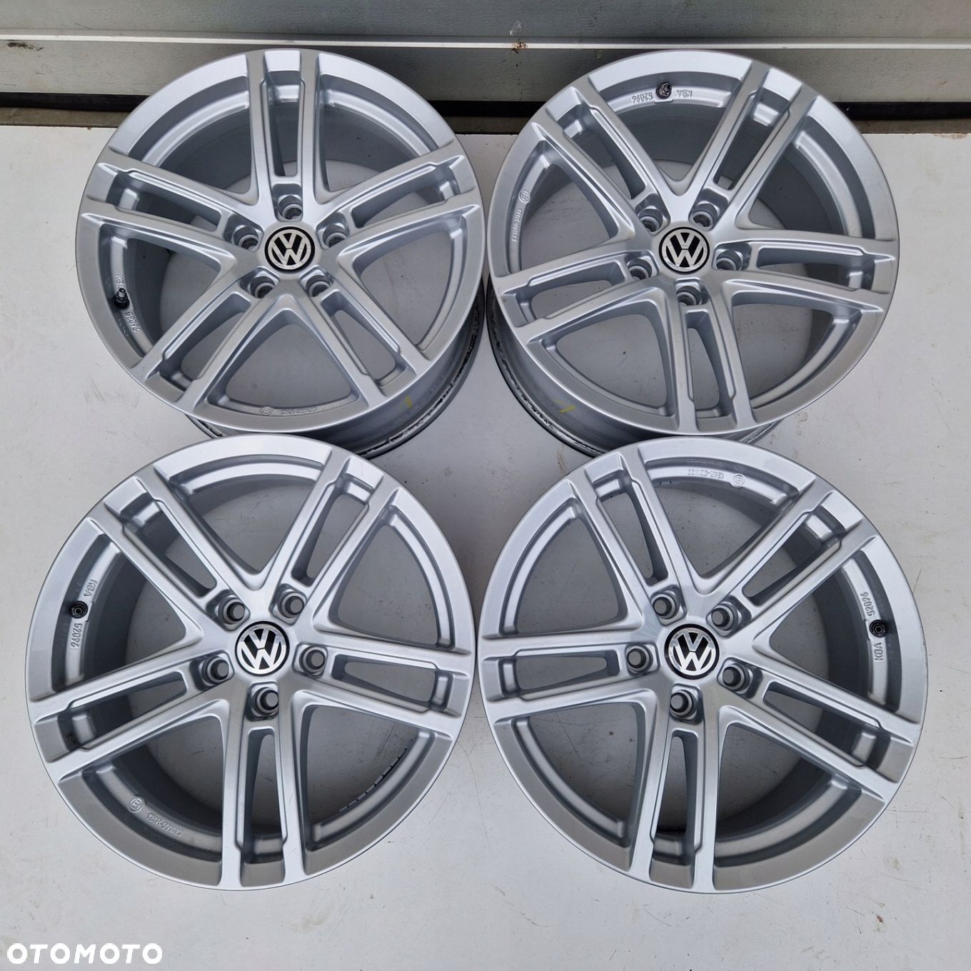 VW PASSAT B7 B8 CC TIGUAN I II ARTEON SHARAN 17 ET27 5x112 4X - 1