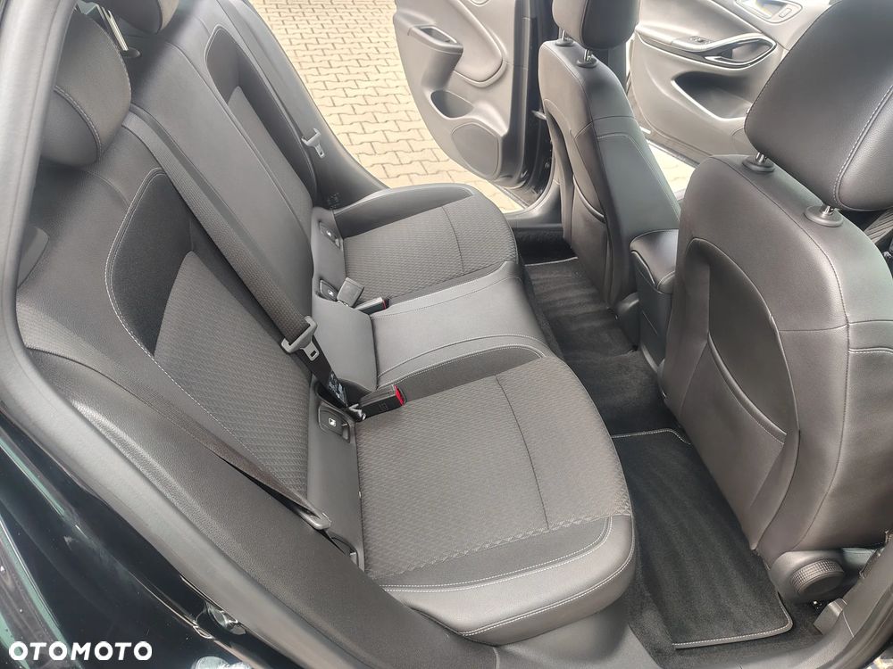 Opel Astra 1.4 Turbo Start/Stop Business - 17