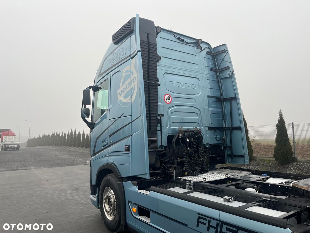 Volvo FH 500 / WERSJA LIMITOWANA / PEŁEN SERWIS / GLOBETROTTER XL / XENON - 12