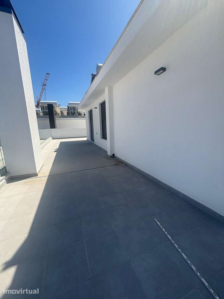 Apartamento T5 duplex com varanda e garagem - Grande imagem: 4/26