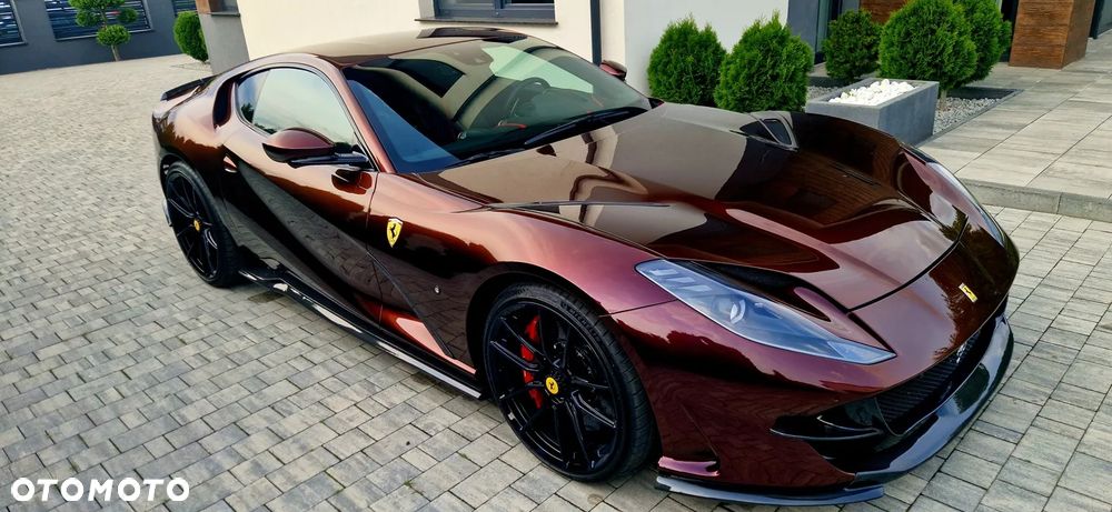 Ferrari 812 Superfast - 26