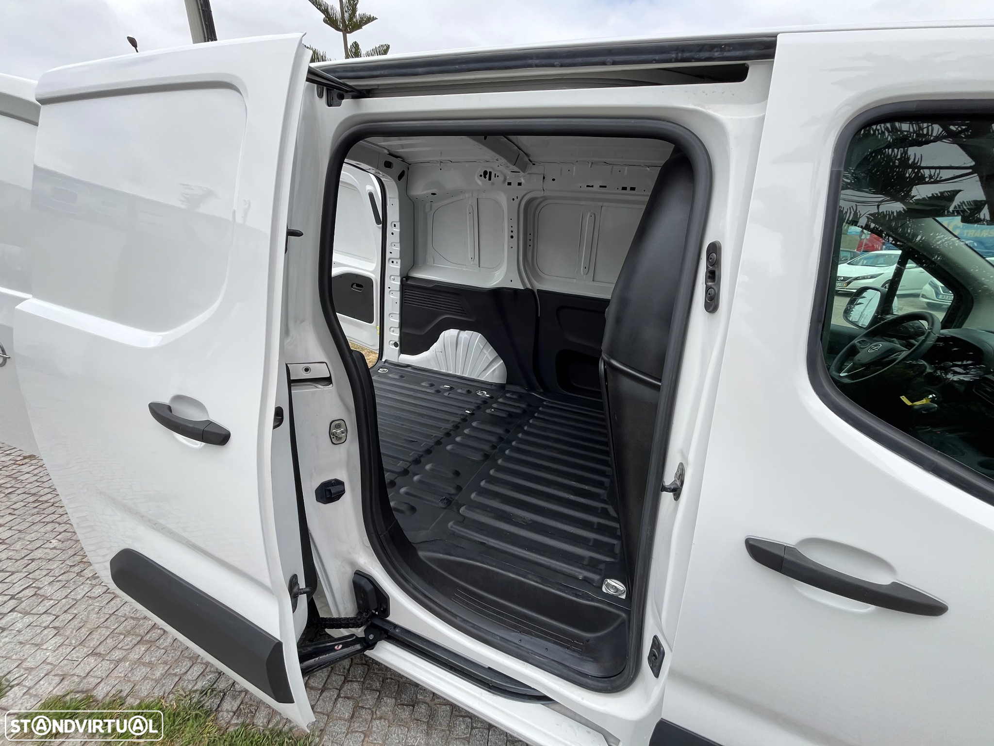 Opel Combo 1.5 CDTi L1H1 - 21