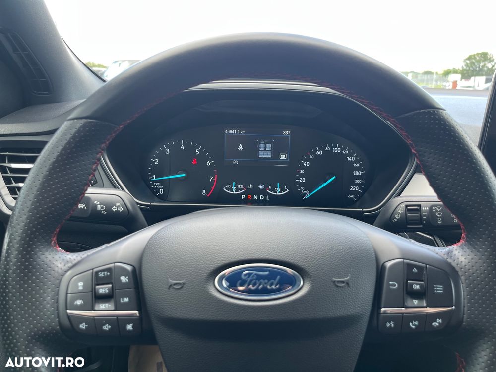 FORD Focus 2022 — imagine 10