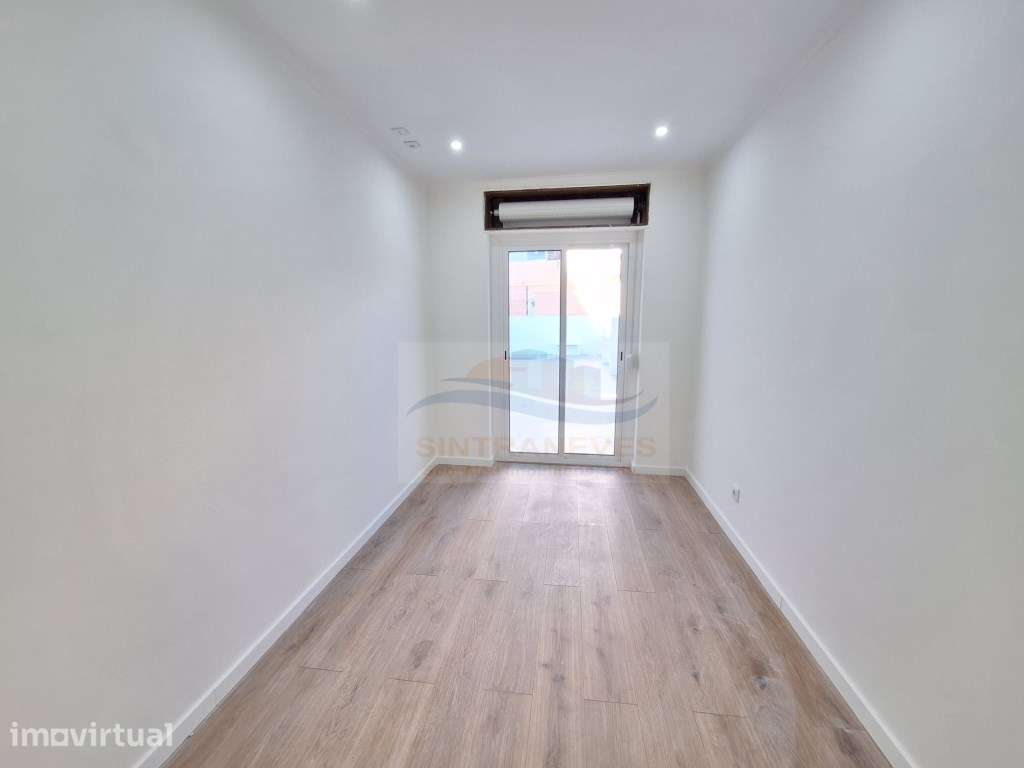 Espaçoso T3 com terraço totalmente remodelado | Amadora - Grande imagem: 2/18